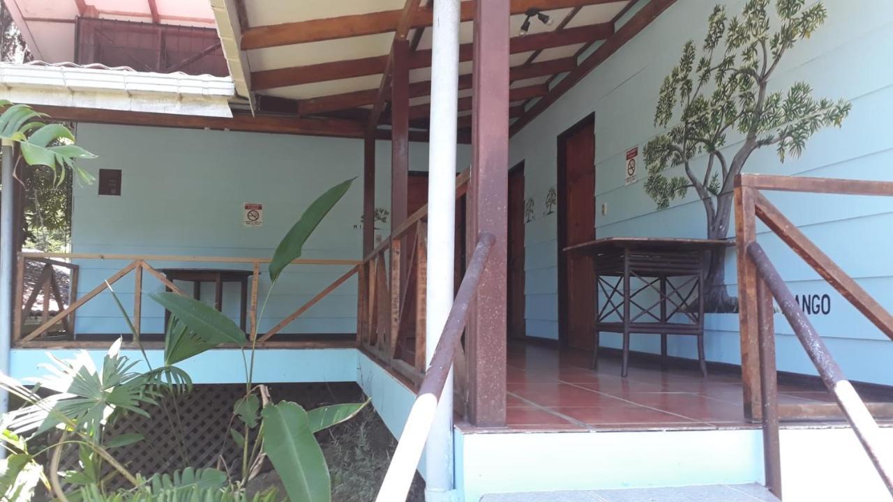 Iguana Libre Hotel Dominical Bagian luar foto